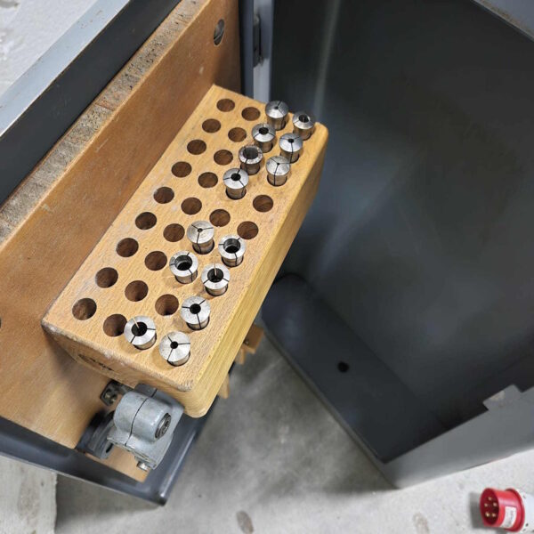 Small precision milling machine Aciera F1 - Image 10